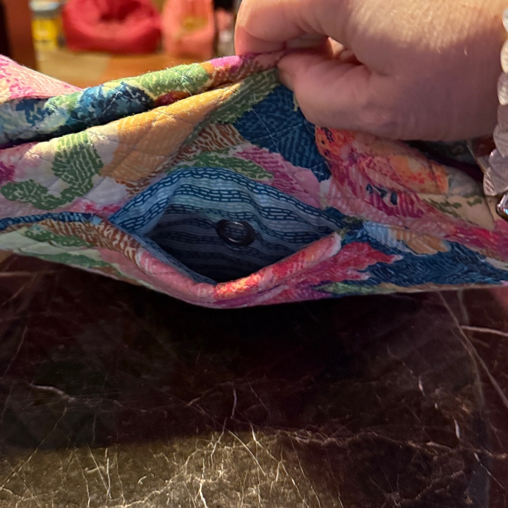 Bright floral print Vera Bradley crossbody purse - Picture 5 of 7